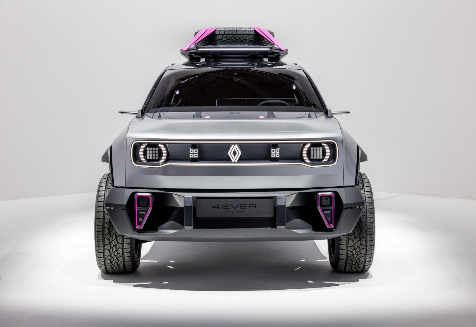 Renault 4EVER Trophy front SUV